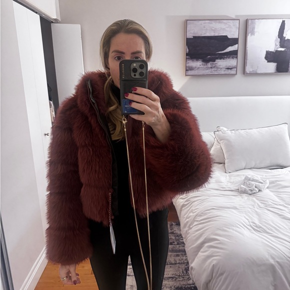 Perfect moment Faux Fur Burgundy Jacket - Picture 7 of 9